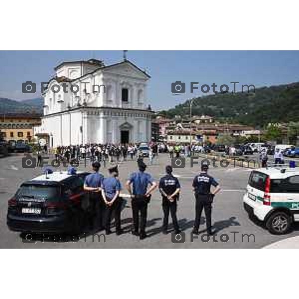 Tiziano Manzoni/LaPresse 11-6- 2025 Italia Cronaca Bergamofunerale congiunto per Elena Belloli e Rubens Bertocchi, vittima e assassino della tragedia che ha sconvolto Cene (Bg).