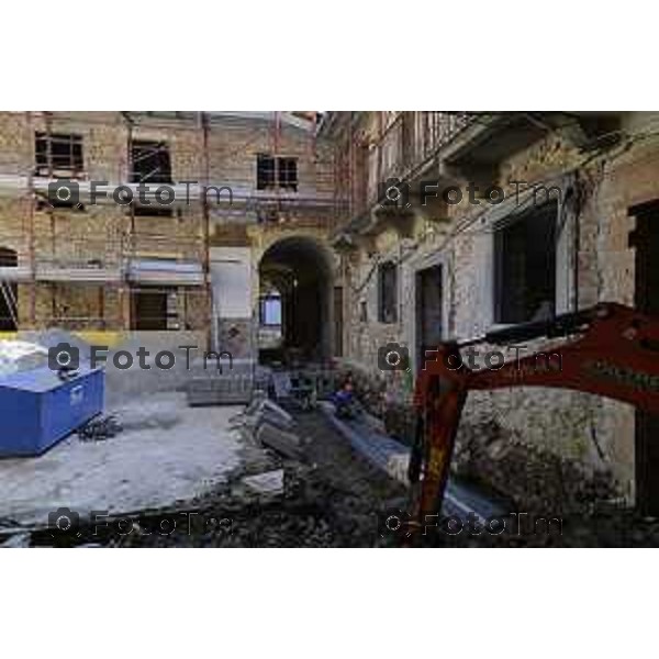 Visita al Cantiere del l\'Ex Principe di Napoli in via Pignolo con l\'assessore Valesini e Ferretti 