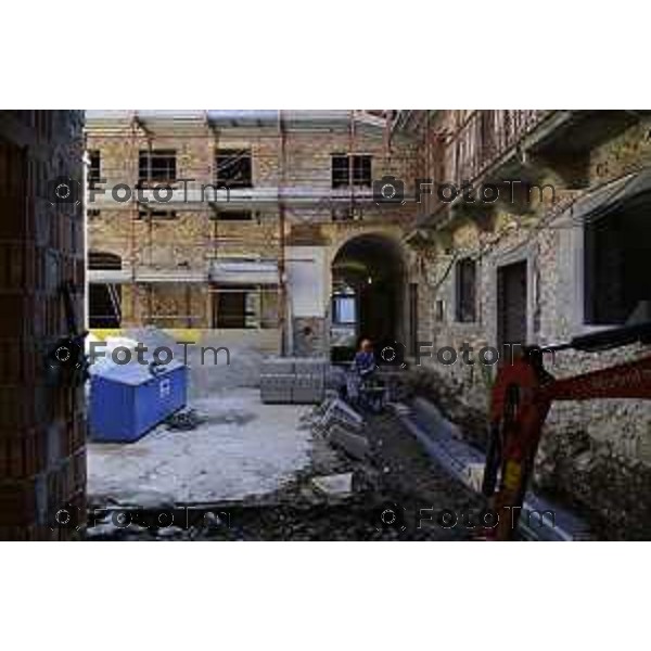 Visita al Cantiere del l\'Ex Principe di Napoli in via Pignolo con l\'assessore Valesini e Ferretti 