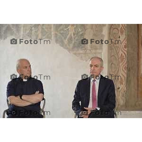 Tiziano Manzoni/LaPresse 20-6- 2025 Italia Cronaca Bergamo Presentazione restauro Aula Picta - , Città Alta Don Giulio Della Vite · Armando Santus, presidente Fondazione Banca Popolare di Bergamo - EF