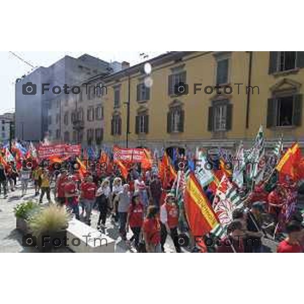 Tiziano Manzoni/LaPresse 20-6- 2025 Italia Cronaca Bergamo 20 giugno, metalmeccanici in sciopero: la manifestazione regionale. La FIOM CGIL