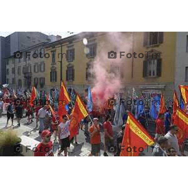 Tiziano Manzoni/LaPresse 20-6- 2025 Italia Cronaca Bergamo 20 giugno, metalmeccanici in sciopero: la manifestazione regionale. La FIOM CGIL