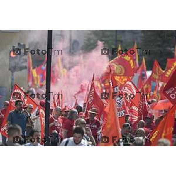 Tiziano Manzoni/LaPresse 20-6- 2025 Italia Cronaca Bergamo 20 giugno, metalmeccanici in sciopero: la manifestazione regionale. La FIOM CGIL