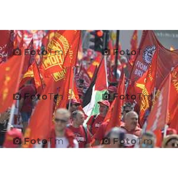 Tiziano Manzoni/LaPresse 20-6- 2025 Italia Cronaca Bergamo 20 giugno, metalmeccanici in sciopero: la manifestazione regionale. La FIOM CGIL
