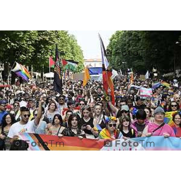 Tiziano Manzoni/LaPresse 21-6- 2025 Italia Cronaca BergamoBergamo sflatagay pride per diritti LGBT 2025