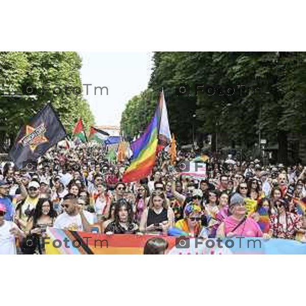 Tiziano Manzoni/LaPresse 21-6- 2025 Italia Cronaca BergamoBergamo sflatagay pride per diritti LGBT 2025