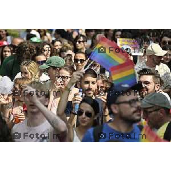Tiziano Manzoni/LaPresse 21-6- 2025 Italia Cronaca BergamoBergamo sflatagay pride per diritti LGBT 2025