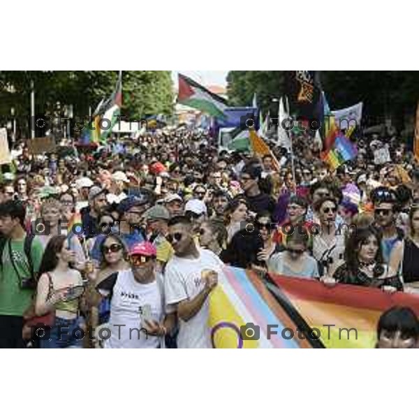 Tiziano Manzoni/LaPresse 21-6- 2025 Italia Cronaca BergamoBergamo sflatagay pride per diritti LGBT 2025