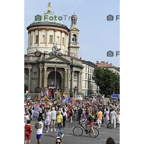 Tiziano Manzoni/LaPresse 21-6- 2025 Italia Cronaca BergamoBergamo sflatagay pride per diritti LGBT 2025
