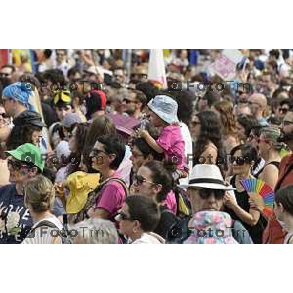 Tiziano Manzoni/LaPresse 21-6- 2025 Italia Cronaca BergamoBergamo sflatagay pride per diritti LGBT 2025