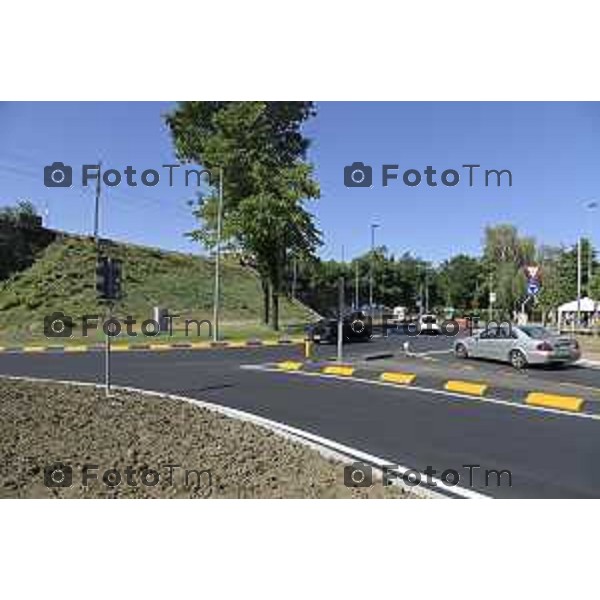 Tiziano Manzoni/LaPresse 28-6- 2025 Italia Cronaca Inaugurazione rotatoria a Ponte San Pietro (SP 342 - ex Briantea)