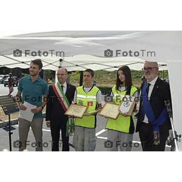 Tiziano Manzoni/LaPresse 28-6- 2025 Italia Cronaca Inaugurazione rotatoria a Ponte San Pietro (SP 342 - ex Briantea)