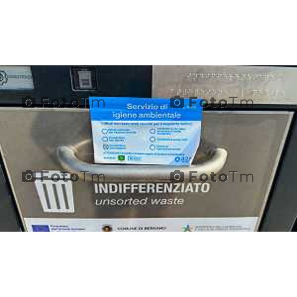 Tiziano Manzoni/LaPresse 5-7- 2025 Italia Cronaca Bergamo parco della trucca cestini eletronici non funzionanti e non svuotati