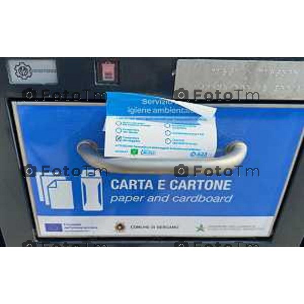 Tiziano Manzoni/LaPresse 5-7- 2025 Italia Cronaca Bergamo parco della trucca cestini eletronici non funzionanti e non svuotati