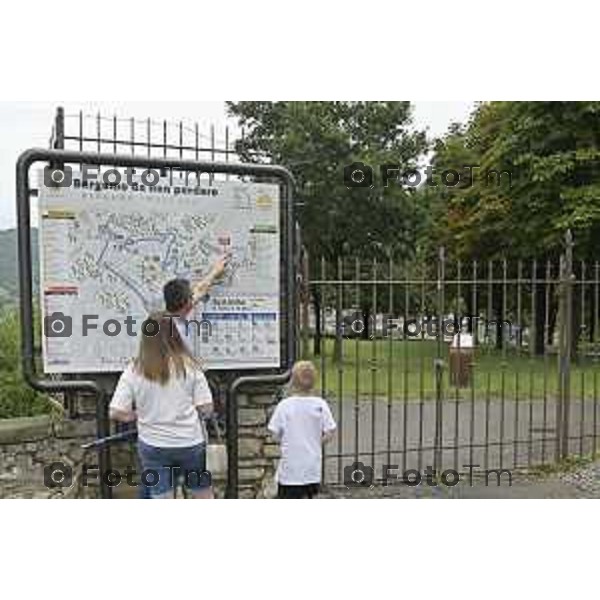 Tiziano Manzoni/LaPresse 5-7- 2025 Italia Cronaca BergamoBergamo alta parco Sant\'Agostino rotonda fara e turisti stranieri