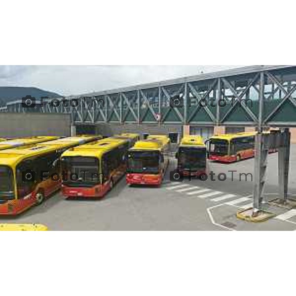 Tiziano Manzoni/LaPresse 8-7- 2025 Italia Cronaca Bergamo Presentazione nuovi autobus elettrici Enrico Felli, Presidente Gruppo ATB Elena Carnevali, Sindaca di Bergamo Franco Lucente, Assessore ai Trasporti e Mobilità sostenibile di Regione Lombardia Liliana Donato, Direttore Generale ATB