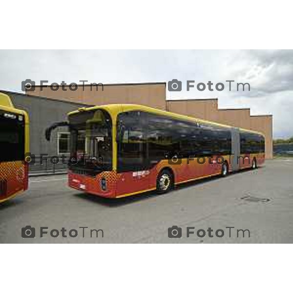Tiziano Manzoni/LaPresse 8-7- 2025 Italia Cronaca Bergamo Presentazione nuovi autobus elettrici Enrico Felli, Presidente Gruppo ATB Elena Carnevali, Sindaca di Bergamo Franco Lucente, Assessore ai Trasporti e Mobilità sostenibile di Regione Lombardia Liliana Donato, Direttore Generale ATB