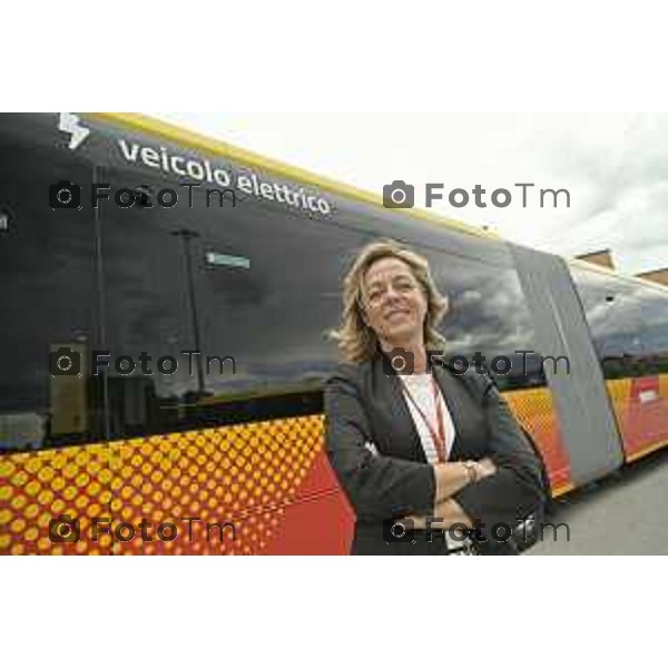 Tiziano Manzoni/LaPresse 8-7- 2025 Italia Cronaca Bergamo Presentazione nuovi autobus elettrici Enrico Felli, Presidente Gruppo ATB Elena Carnevali, Sindaca di Bergamo Franco Lucente, Assessore ai Trasporti e Mobilità sostenibile di Regione Lombardia Liliana Donato, Direttore Generale ATB