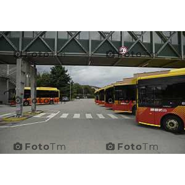 Tiziano Manzoni/LaPresse 8-7- 2025 Italia Cronaca Bergamo Presentazione nuovi autobus elettrici Enrico Felli, Presidente Gruppo ATB Elena Carnevali, Sindaca di Bergamo Franco Lucente, Assessore ai Trasporti e Mobilità sostenibile di Regione Lombardia Liliana Donato, Direttore Generale ATB