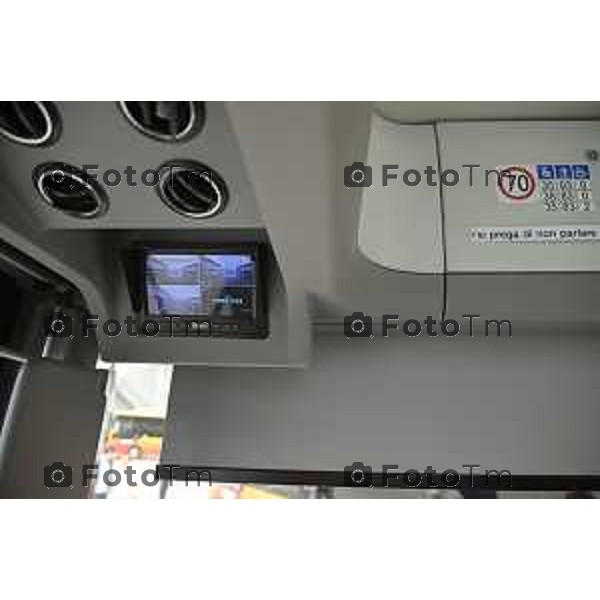 Tiziano Manzoni/LaPresse 8-7- 2025 Italia Cronaca Bergamo Presentazione nuovi autobus elettrici Enrico Felli, Presidente Gruppo ATB Elena Carnevali, Sindaca di Bergamo Franco Lucente, Assessore ai Trasporti e Mobilità sostenibile di Regione Lombardia Liliana Donato, Direttore Generale ATB