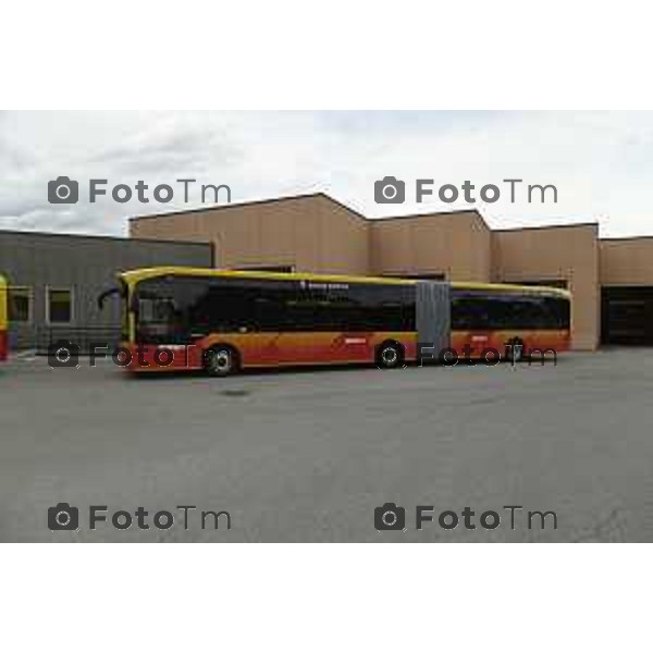 Tiziano Manzoni/LaPresse 8-7- 2025 Italia Cronaca Bergamo Presentazione nuovi autobus elettrici Enrico Felli, Presidente Gruppo ATB Elena Carnevali, Sindaca di Bergamo Franco Lucente, Assessore ai Trasporti e Mobilità sostenibile di Regione Lombardia Liliana Donato, Direttore Generale ATB