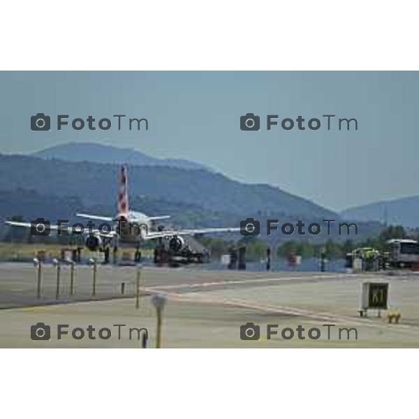 Tiziano Manzoni/LaPresse 8-7- 2025 Italia Cronaca Bergamo Suicidio aeroporto di Orio al Serio risucchiata dal motore di un aereo al decollo.