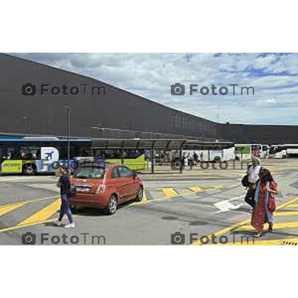 Tiziano Manzoni/LaPresse 8-7- 2025 Italia Cronaca Bergamo Suicidio aeroporto di Orio al Serio risucchiata dal motore di un aereo al decollo.