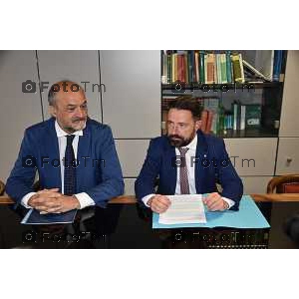 Tiziano Manzoni/LaPresse 8-7- 2025 Italia Cronaca Firma convenzione UniBg-Regione Lombardia per riqualificazione Montelungo-Colleoni Paolo Franco, Assessore regionale alla Casa e Housing Sociale Sergio Cavalieri, Rettore dell’Università degli studi di Bergamo