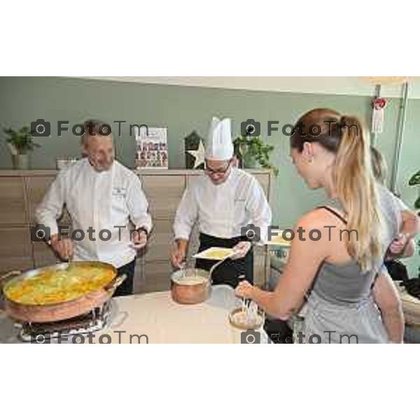 Tiziano Manzoni/LaPresse 09-7- 2025 Italia Cronaca Al Nido di ChorusLife Bergamo la presentazione del primo menù bio 0-3 anni in Lombardia firmato Vicook-Da Vittorio con lo cheff Paolo Rota Davide Leoni AD e la Diretrice Simona