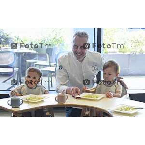 Tiziano Manzoni/LaPresse 09-7- 2025 Italia Cronaca Al Nido di ChorusLife Bergamo la presentazione del primo menù bio 0-3 anni in Lombardia firmato Vicook-Da Vittorio con lo cheff Paolo Rota Davide Leoni AD e la Diretrice Simona