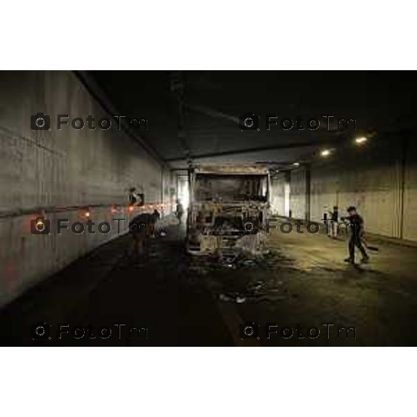 Tiziano Manzoni/LaPresse 11-7- 2025 Italia Cronaca Incidente mortale sotto la galleria del continente Prezzate Mapello