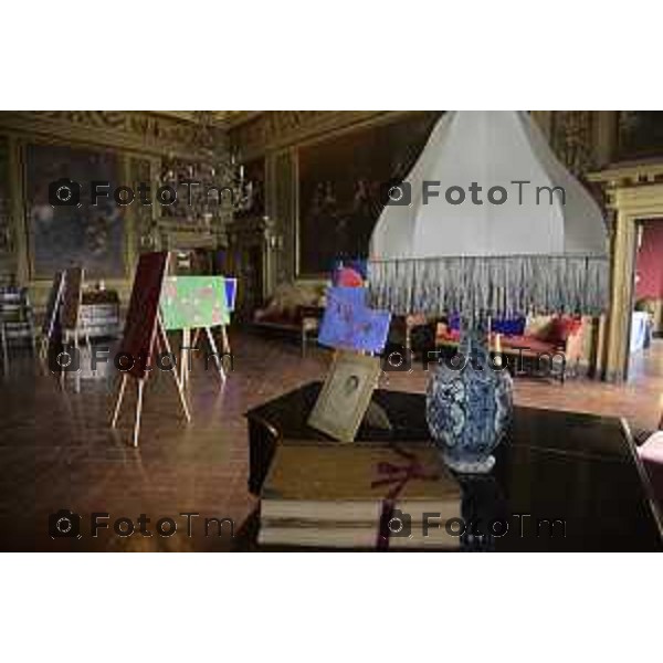 Bergamo Tour dimore e Design storiche i saloni arredati dagli artisti: Nella foto Palazzo Terzi con le opere delle artiste Paola Navone e Rosa Maria Rinaldi