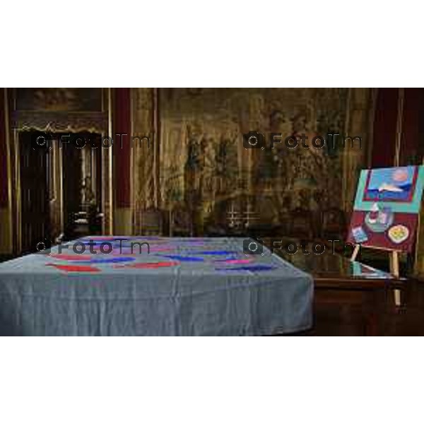 Bergamo Tour dimore e Design storiche i saloni arredati dagli artisti: Nella foto Palazzo Terzi con le opere delle artiste Paola Navone e Rosa Maria Rinaldi