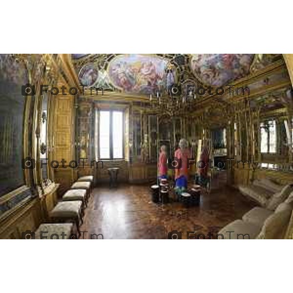 Bergamo Tour dimore e Design storiche i saloni arredati dagli artisti: Nella foto Palazzo Terzi con le opere delle artiste Paola Navone e Rosa Maria Rinaldi
