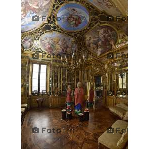 Bergamo Tour dimore e Design storiche i saloni arredati dagli artisti: Nella foto Palazzo Terzi con le opere delle artiste Paola Navone e Rosa Maria Rinaldi