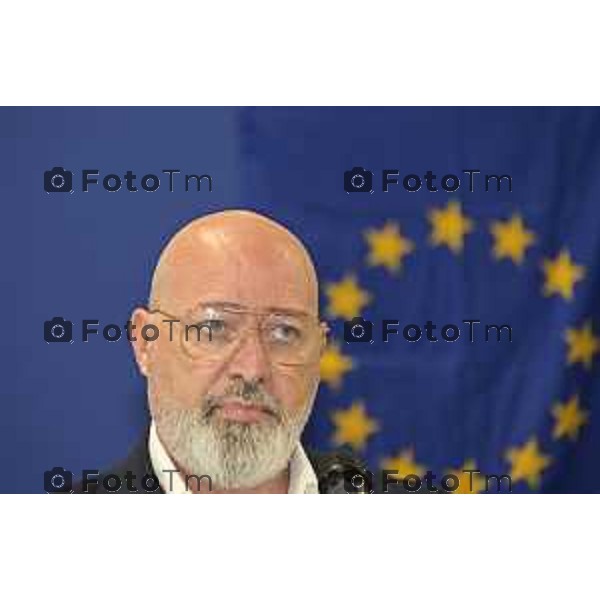 Tiziano Manzoni/LaPresse 25-7- 2025 Italia Cronaca Treviglio Stefano Bonaccini, alla festa del partito Democratico, con Davide Casat Gabriele Giudici.