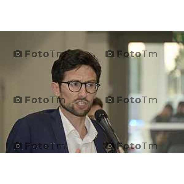 Tiziano Manzoni/LaPresse 25-7- 2025 Italia Cronaca Treviglio Stefano Bonaccini, alla festa del partito Democratico, con Davide Casat Gabriele Giudici.