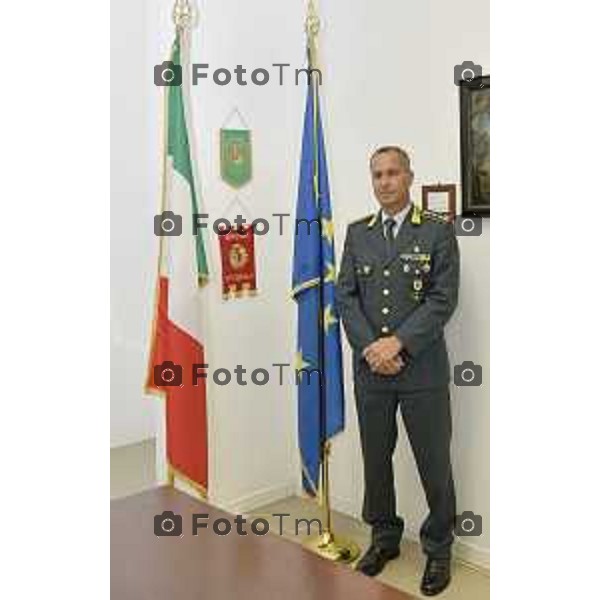 Tiziano Manzoni/LaPresse 28-7- 2025 Italia Cronaca Bergamo nuovo comandnate Comando Provinciale Giuardia di Finanza Col. Filippo Ivan Bixio saluta Giovanni Fontana (occhiali)