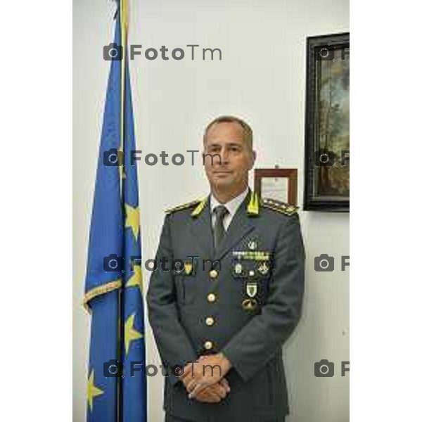 Tiziano Manzoni/LaPresse 28-7- 2025 Italia Cronaca Bergamo nuovo comandnate Comando Provinciale Giuardia di Finanza Col. Filippo Ivan Bixio saluta Giovanni Fontana (occhiali)