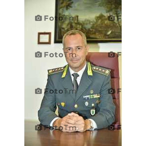 Tiziano Manzoni/LaPresse 28-7- 2025 Italia Cronaca Bergamo nuovo comandnate Comando Provinciale Giuardia di Finanza Col. Filippo Ivan Bixio saluta Giovanni Fontana (occhiali)