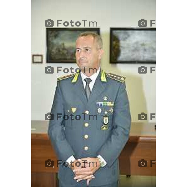 Tiziano Manzoni/LaPresse 28-7- 2025 Italia Cronaca Bergamo nuovo comandnate Comando Provinciale Giuardia di Finanza Col. Filippo Ivan Bixio saluta Giovanni Fontana (occhiali)