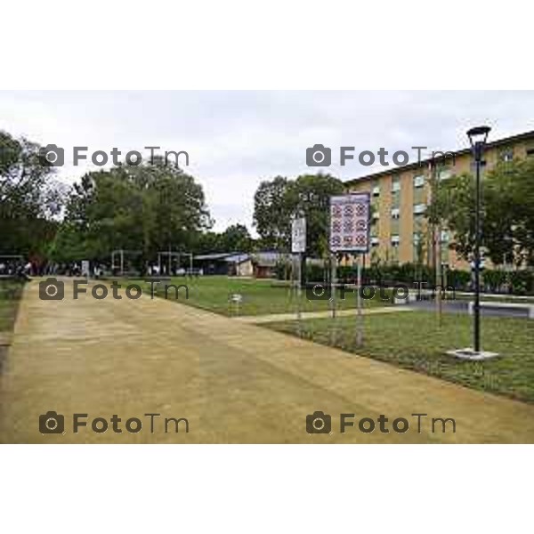 Tiziano Manzoni/LaPresse 30-7- 2025 Italia Cronaca BergamoBergamo inaugurazione ampliamento Parco Olmi alla Malpensata,.Sindaca Elena Carnevali, l’assessora alla Transizione ecologica, Ambiente e Verde Oriana Ruzzini,