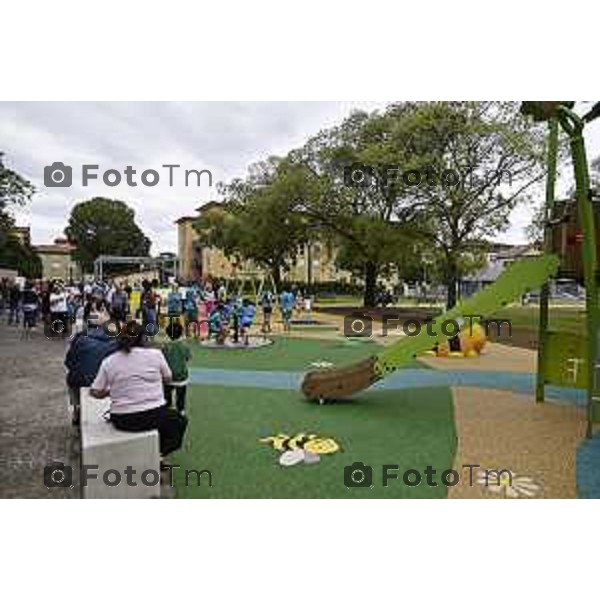 Tiziano Manzoni/LaPresse 30-7- 2025 Italia Cronaca BergamoBergamo inaugurazione ampliamento Parco Olmi alla Malpensata,.Sindaca Elena Carnevali, l’assessora alla Transizione ecologica, Ambiente e Verde Oriana Ruzzini,