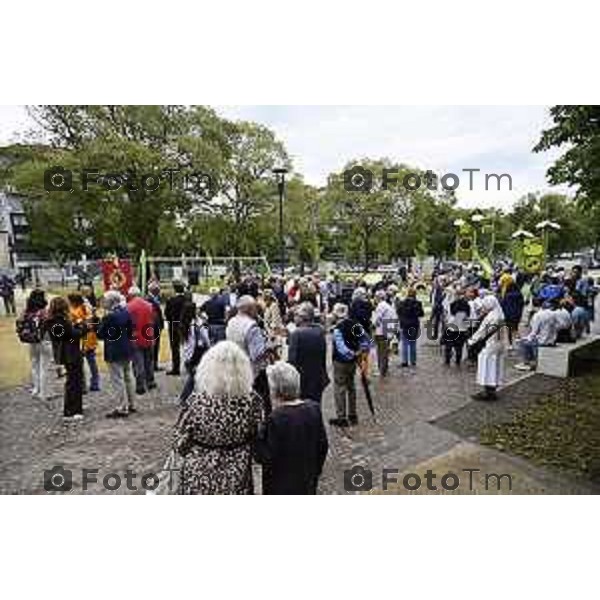 Tiziano Manzoni/LaPresse 30-7- 2025 Italia Cronaca BergamoBergamo inaugurazione ampliamento Parco Olmi alla Malpensata,.Sindaca Elena Carnevali, l’assessora alla Transizione ecologica, Ambiente e Verde Oriana Ruzzini,