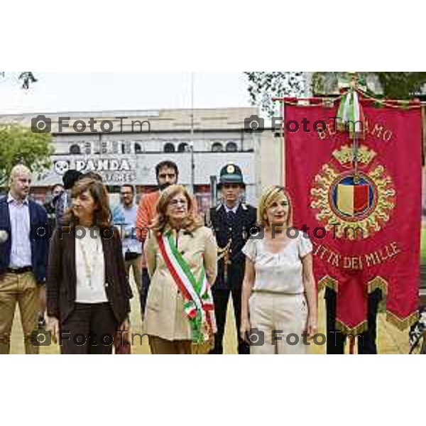 Tiziano Manzoni/LaPresse 30-7- 2025 Italia Cronaca BergamoBergamo inaugurazione ampliamento Parco Olmi alla Malpensata,.Sindaca Elena Carnevali, l’assessora alla Transizione ecologica, Ambiente e Verde Oriana Ruzzini,