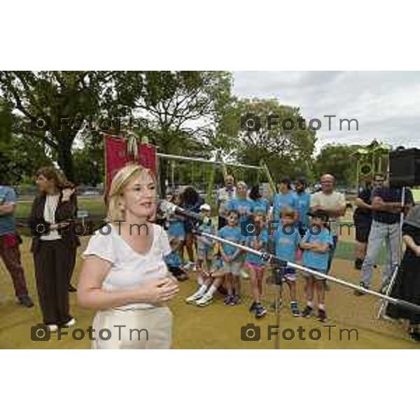 Tiziano Manzoni/LaPresse 30-7- 2025 Italia Cronaca BergamoBergamo inaugurazione ampliamento Parco Olmi alla Malpensata,.Sindaca Elena Carnevali, l’assessora alla Transizione ecologica, Ambiente e Verde Oriana Ruzzini,
