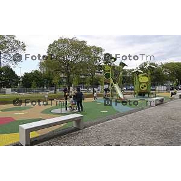 Tiziano Manzoni/LaPresse 30-7- 2025 Italia Cronaca BergamoBergamo inaugurazione ampliamento Parco Olmi alla Malpensata,.Sindaca Elena Carnevali, l’assessora alla Transizione ecologica, Ambiente e Verde Oriana Ruzzini,