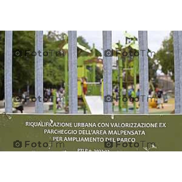 Tiziano Manzoni/LaPresse 30-7- 2025 Italia Cronaca BergamoBergamo inaugurazione ampliamento Parco Olmi alla Malpensata,.Sindaca Elena Carnevali, l’assessora alla Transizione ecologica, Ambiente e Verde Oriana Ruzzini,