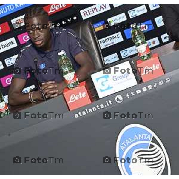 Tiziano Manzoni/LaPresse Bergamo, Italia SPORT Zingonia Centro Atalanta Calcio presentazione Kamaldeen Sulemana 2025/26