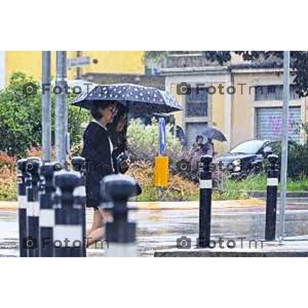 Tiziano Manzoni/LaPresse 1-08- 2025 Italia Cronaca maltempo estivo pioggia accquazzone temporale nella città di bergamo calo temperatura